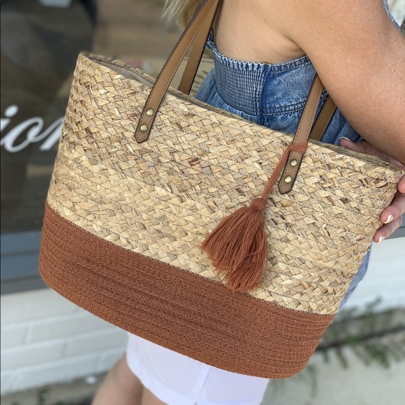 Take Me Somewhere Special Woven Bag - Picture 4 of 6